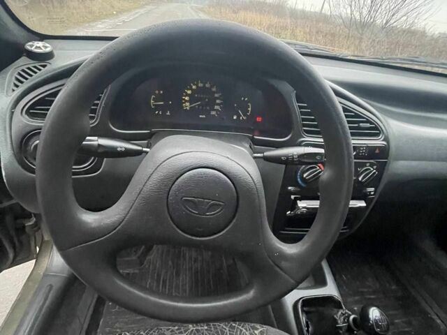 Бежевый Дэу Сенс, объемом двигателя 1.5 л и пробегом 453 тыс. км за 1300 $, фото 3 на Automoto.ua