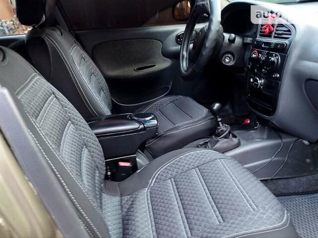 Бежевый Дэу Сенс, объемом двигателя 1.3 л и пробегом 230 тыс. км за 2600 $, фото 2 на Automoto.ua