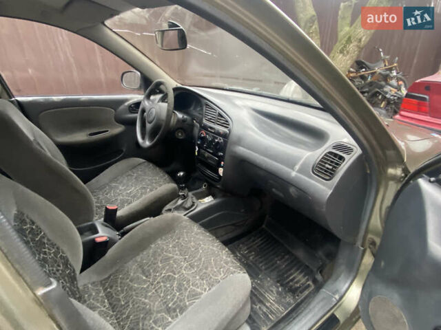 Бежевый Дэу Сенс, объемом двигателя 1.3 л и пробегом 200 тыс. км за 1200 $, фото 2 на Automoto.ua