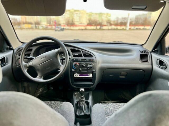 Бежевый Дэу Сенс, объемом двигателя 1.6 л и пробегом 225 тыс. км за 2499 $, фото 9 на Automoto.ua