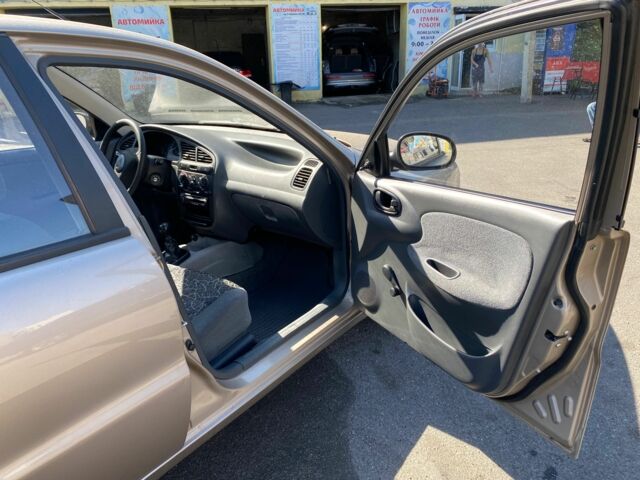 Бежевий Деу Сенс, об'ємом двигуна 1.4 л та пробігом 73 тис. км за 2000 $, фото 6 на Automoto.ua