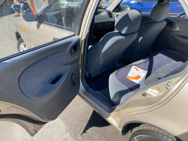 Бежевий Деу Сенс, об'ємом двигуна 1.4 л та пробігом 73 тис. км за 2000 $, фото 8 на Automoto.ua