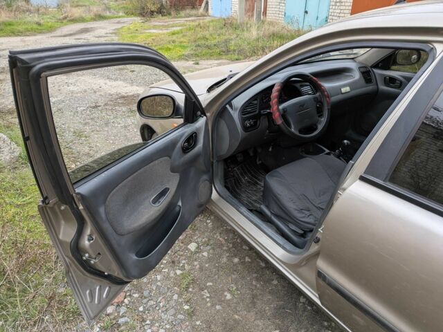 Бежевый Дэу Сенс, объемом двигателя 1.6 л и пробегом 162 тыс. км за 2700 $, фото 7 на Automoto.ua