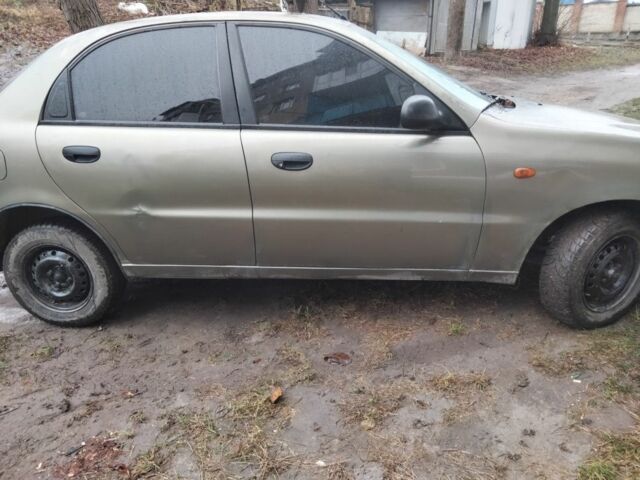 Бежевый Дэу Сенс, объемом двигателя 1.4 л и пробегом 250 тыс. км за 1250 $, фото 2 на Automoto.ua