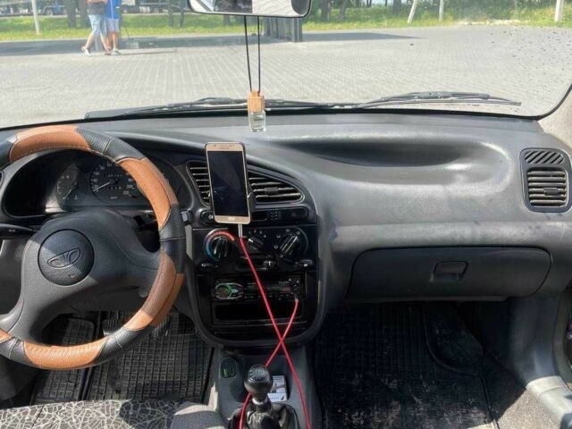 Бежевий Деу Сенс, об'ємом двигуна 1.5 л та пробігом 2 тис. км за 2000 $, фото 1 на Automoto.ua