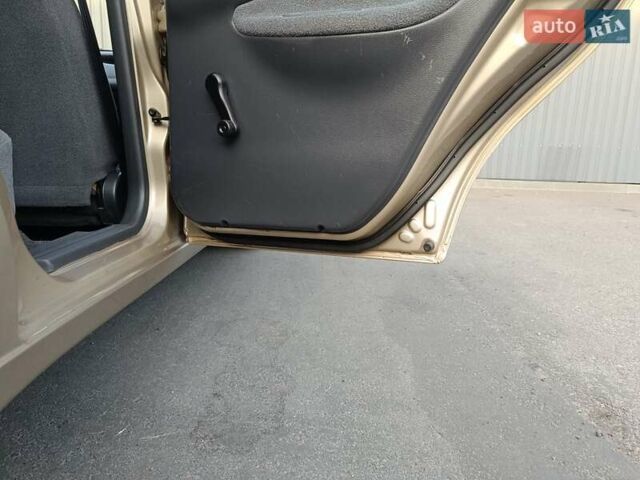 Бежевий Деу Сенс, об'ємом двигуна 1.3 л та пробігом 153 тис. км за 2499 $, фото 29 на Automoto.ua
