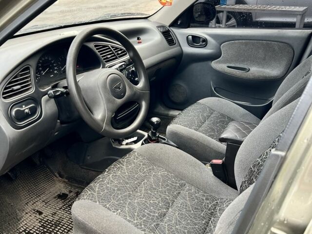 Бежевый Дэу Сенс, объемом двигателя 1.5 л и пробегом 200 тыс. км за 2000 $, фото 5 на Automoto.ua