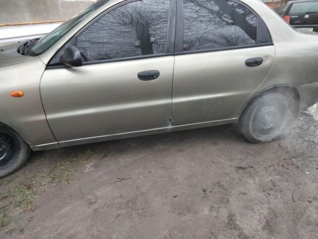 Бежевый Дэу Сенс, объемом двигателя 1.4 л и пробегом 250 тыс. км за 1250 $, фото 1 на Automoto.ua