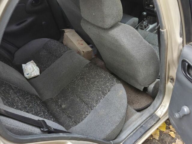 Бежевый Дэу Сенс, объемом двигателя 1.6 л и пробегом 273 тыс. км за 800 $, фото 5 на Automoto.ua