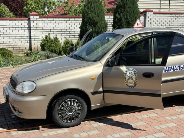 Бежевый Дэу Сенс, объемом двигателя 1.5 л и пробегом 230 тыс. км за 2300 $, фото 6 на Automoto.ua