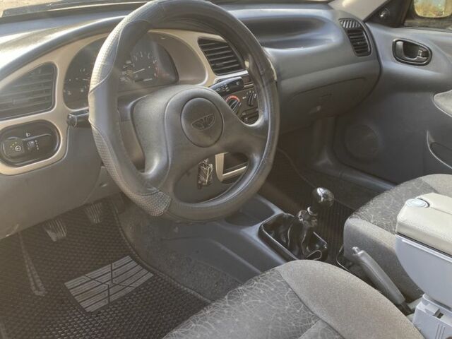 Бежевый Дэу Сенс, объемом двигателя 1.5 л и пробегом 221 тыс. км за 1799 $, фото 4 на Automoto.ua