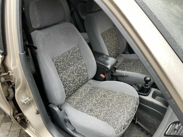 Бежевый Дэу Сенс, объемом двигателя 1.5 л и пробегом 165 тыс. км за 2850 $, фото 18 на Automoto.ua