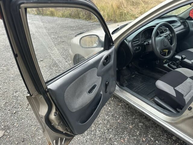 Бежевый Дэу Сенс, объемом двигателя 1.5 л и пробегом 280 тыс. км за 1500 $, фото 16 на Automoto.ua