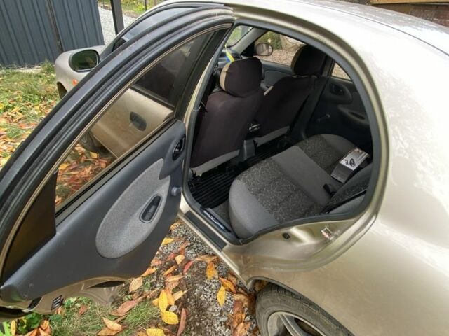 Бежевый Дэу Сенс, объемом двигателя 1.5 л и пробегом 276 тыс. км за 2000 $, фото 4 на Automoto.ua