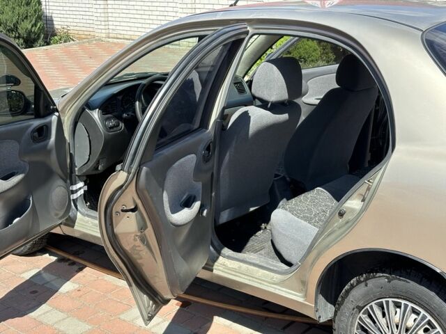 Бежевый Дэу Сенс, объемом двигателя 1.5 л и пробегом 230 тыс. км за 2300 $, фото 10 на Automoto.ua