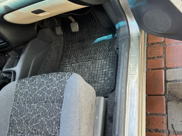 Бежевый Дэу Сенс, объемом двигателя 1.5 л и пробегом 230 тыс. км за 2300 $, фото 13 на Automoto.ua