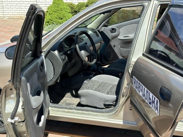 Бежевый Дэу Сенс, объемом двигателя 1.5 л и пробегом 230 тыс. км за 2300 $, фото 9 на Automoto.ua