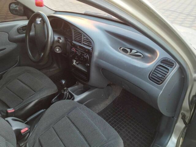 Бежевий Деу Сенс, об'ємом двигуна 1.6 л та пробігом 186 тис. км за 1600 $, фото 4 на Automoto.ua