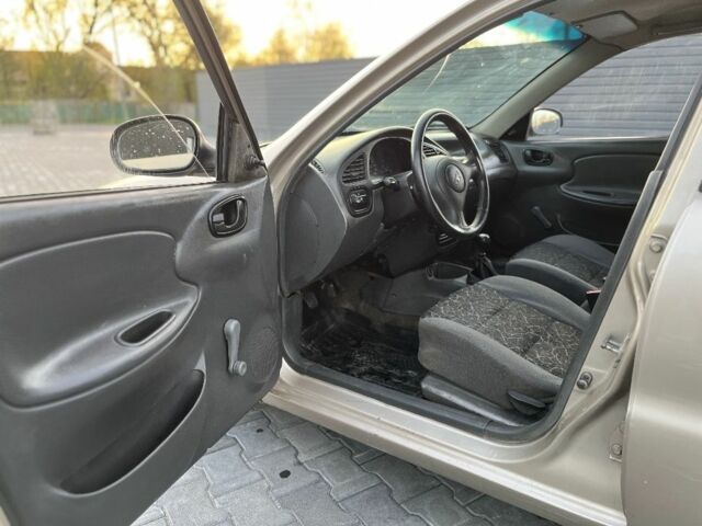 Бежевый Дэу Сенс, объемом двигателя 1.4 л и пробегом 200 тыс. км за 1550 $, фото 8 на Automoto.ua