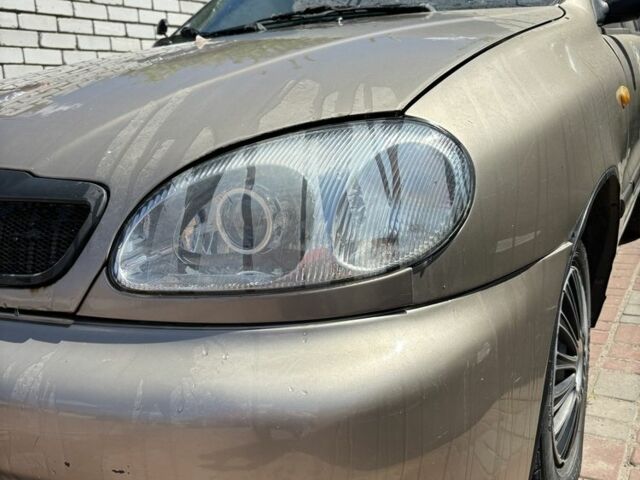 Бежевый Дэу Сенс, объемом двигателя 1.5 л и пробегом 230 тыс. км за 2300 $, фото 4 на Automoto.ua