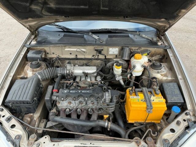 Бежевий Деу Сенс, об'ємом двигуна 1.4 л та пробігом 185 тис. км за 1650 $, фото 6 на Automoto.ua