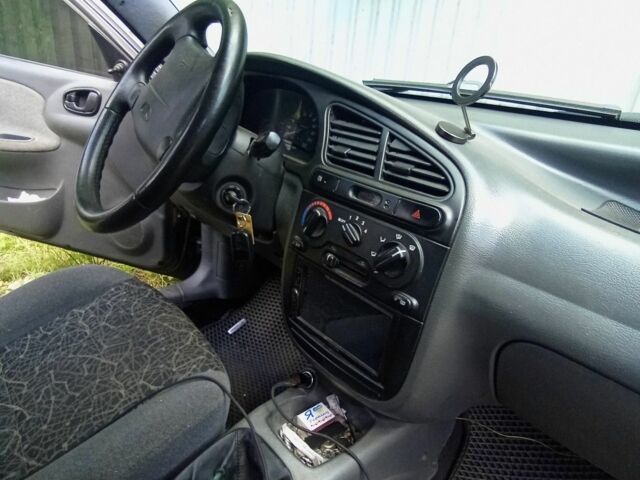 Бежевый Дэу Сенс, объемом двигателя 1.6 л и пробегом 286 тыс. км за 2600 $, фото 2 на Automoto.ua