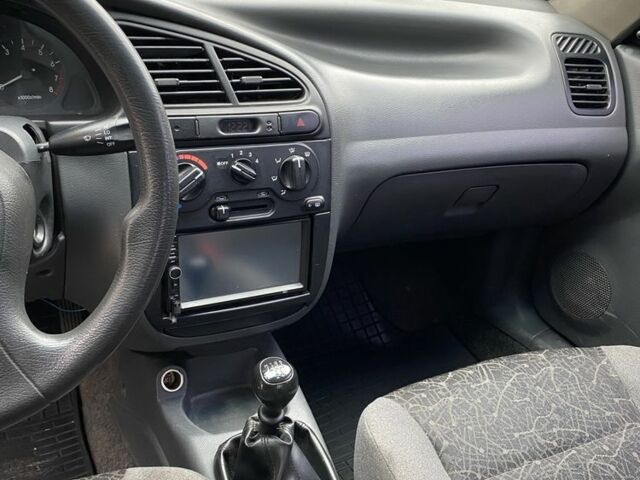 Бежевий Деу Сенс, об'ємом двигуна 1.5 л та пробігом 300 тис. км за 2400 $, фото 4 на Automoto.ua