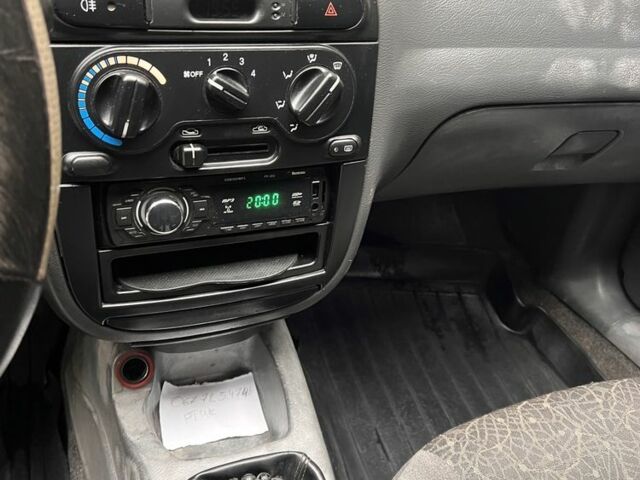 Бежевый Дэу Сенс, объемом двигателя 1.4 л и пробегом 166 тыс. км за 1200 $, фото 1 на Automoto.ua