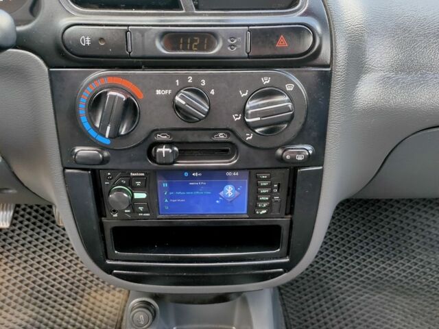 Бежевый Дэу Сенс, объемом двигателя 1.5 л и пробегом 120 тыс. км за 3200 $, фото 5 на Automoto.ua
