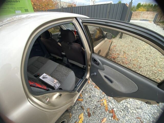 Бежевый Дэу Сенс, объемом двигателя 1.5 л и пробегом 276 тыс. км за 2000 $, фото 8 на Automoto.ua