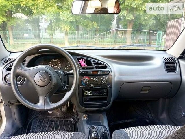 Бежевий Деу Сенс, об'ємом двигуна 1.3 л та пробігом 180 тис. км за 1600 $, фото 4 на Automoto.ua
