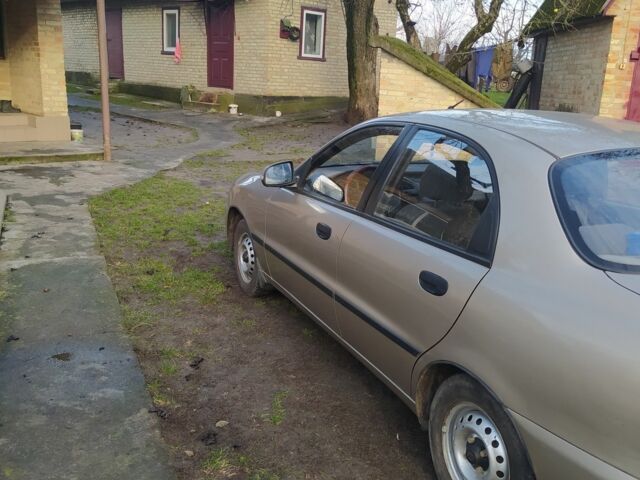 Бежевый Дэу Сенс, объемом двигателя 1.3 л и пробегом 180 тыс. км за 2365 $, фото 4 на Automoto.ua