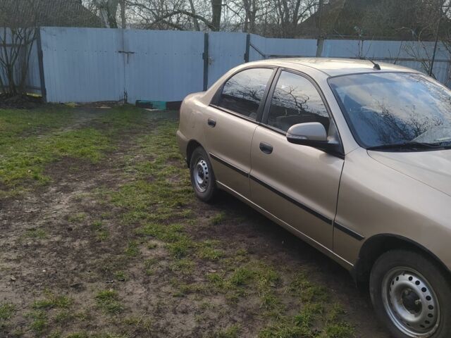 Бежевый Дэу Сенс, объемом двигателя 1.3 л и пробегом 180 тыс. км за 2365 $, фото 3 на Automoto.ua