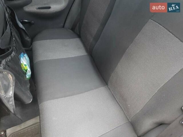 Деу Сенс 2006 у Белой Церкве на Automoto.ua Чорний Деу Сенс, об'ємом двигуна 1.3 л та пробігом 155 тис. км за 2000 $, фото 3 на Automoto.ua