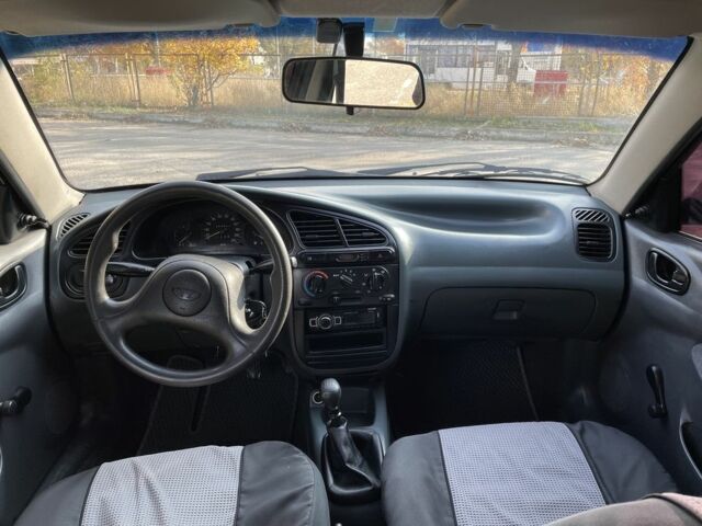 Черный Дэу Сенс, объемом двигателя 1.3 л и пробегом 213 тыс. км за 1999 $, фото 4 на Automoto.ua