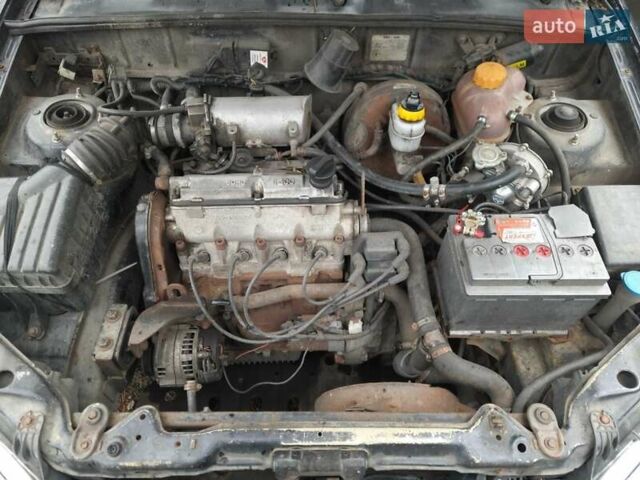 Деу Сенс 2006 у Белой Церкве на Automoto.ua Чорний Деу Сенс, об'ємом двигуна 1.3 л та пробігом 155 тис. км за 2000 $, фото 4 на Automoto.ua