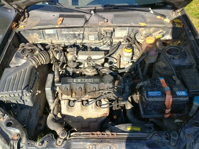 Чорний Деу Сенс, об'ємом двигуна 1.5 л та пробігом 200 тис. км за 1021 $, фото 4 на Automoto.ua