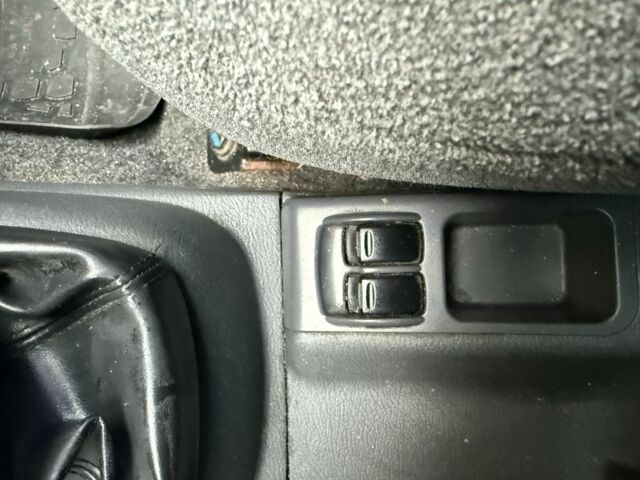 Черный Дэу Сенс, объемом двигателя 1.5 л и пробегом 175 тыс. км за 2600 $, фото 5 на Automoto.ua