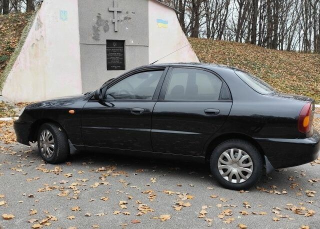 Черный Дэу Сенс, объемом двигателя 1.5 л и пробегом 200 тыс. км за 2450 $, фото 2 на Automoto.ua