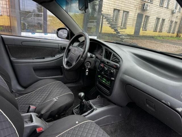 Черный Дэу Сенс, объемом двигателя 1.5 л и пробегом 140 тыс. км за 2650 $, фото 4 на Automoto.ua