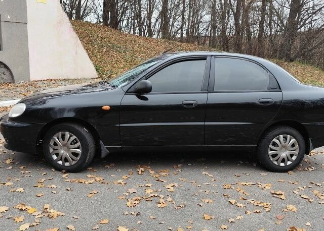 Черный Дэу Сенс, объемом двигателя 1.5 л и пробегом 200 тыс. км за 2450 $, фото 1 на Automoto.ua