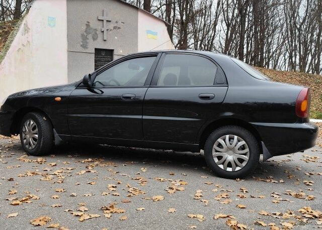 Черный Дэу Сенс, объемом двигателя 1.5 л и пробегом 200 тыс. км за 2450 $, фото 3 на Automoto.ua