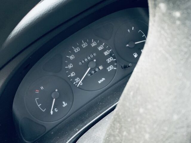 Черный Дэу Сенс, объемом двигателя 1.3 л и пробегом 18 тыс. км за 1950 $, фото 5 на Automoto.ua