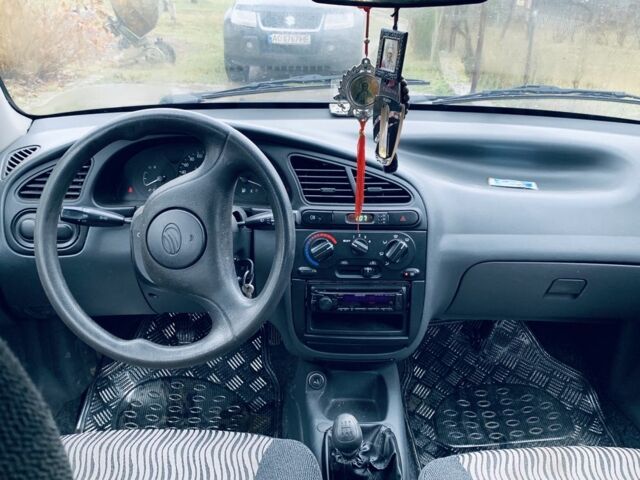 Черный Дэу Сенс, объемом двигателя 1.3 л и пробегом 18 тыс. км за 1950 $, фото 4 на Automoto.ua