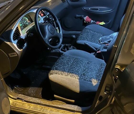 Коричневый Дэу Сенс, объемом двигателя 1.6 л и пробегом 182 тыс. км за 1400 $, фото 4 на Automoto.ua