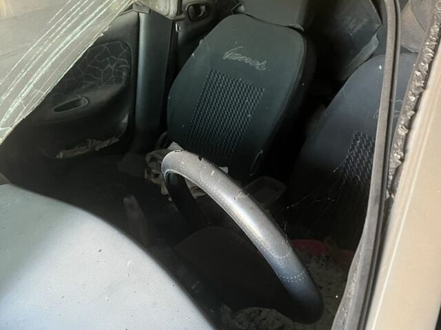 Коричневый Дэу Сенс, объемом двигателя 0 л и пробегом 300 тыс. км за 500 $, фото 1 на Automoto.ua