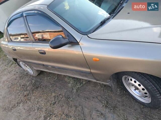 Коричневый Дэу Сенс, объемом двигателя 1.3 л и пробегом 300 тыс. км за 2000 $, фото 1 на Automoto.ua