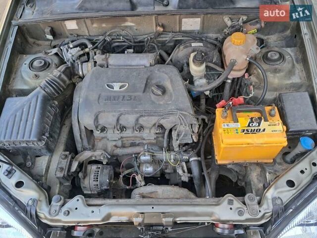 Коричневый Дэу Сенс, объемом двигателя 1.3 л и пробегом 300 тыс. км за 2000 $, фото 2 на Automoto.ua