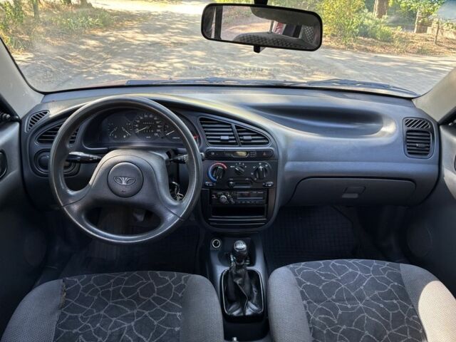 Красный Дэу Сенс, объемом двигателя 1.5 л и пробегом 189 тыс. км за 2550 $, фото 4 на Automoto.ua