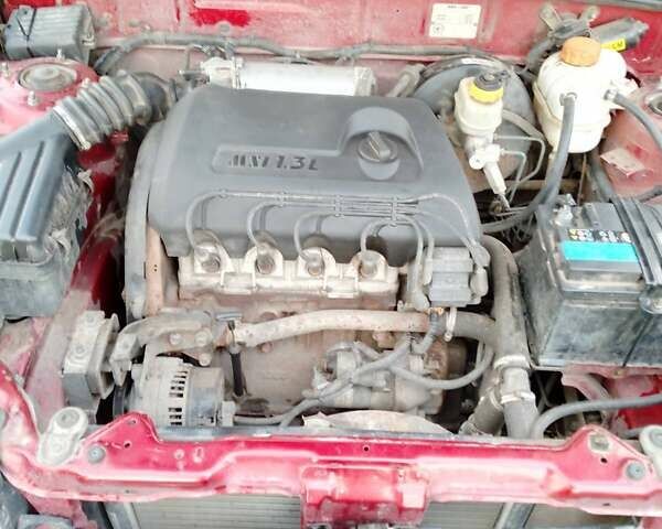 Красный Дэу Сенс, объемом двигателя 1.3 л и пробегом 845 тыс. км за 2800 $, фото 5 на Automoto.ua